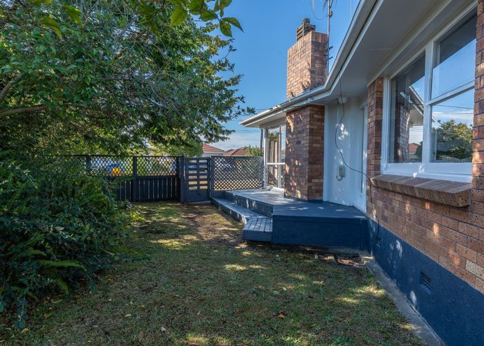  at 84 Mount View Road, Melville, Hamilton