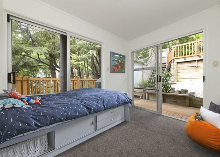  at 29 Warner Park Avenue, Laingholm, Waitakere City, Auckland