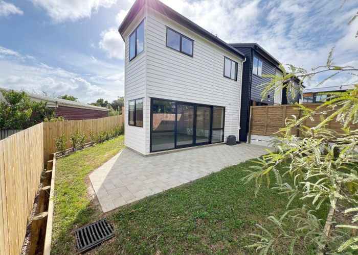  at 18 Whati Lane, Henderson, Waitakere City, Auckland