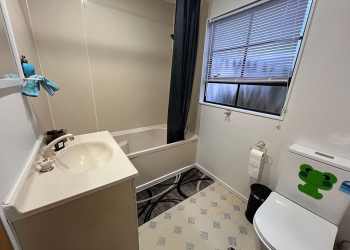  at 3 Eagle Street, Karori, Wellington, Wellington