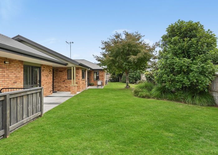  at 15 Aldona Place, Fairview Downs, Hamilton