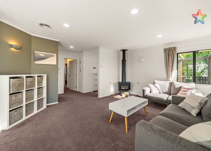  at 21 Jasmine Grove, Maungaraki, Lower Hutt, Wellington