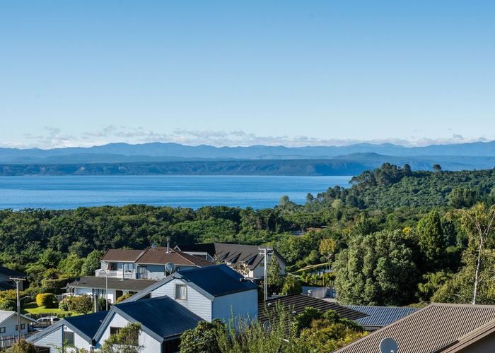  at 102 Wakeman Road, Acacia Bay, Taupo