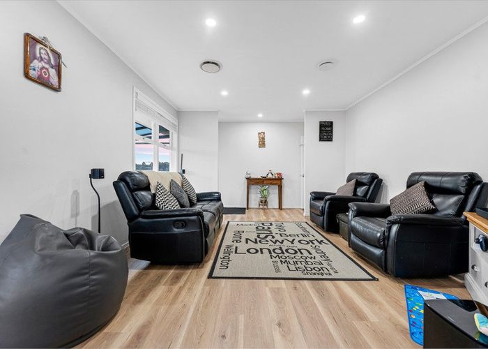  at 8 Winifred Avenue, Bayview, North Shore City, Auckland
