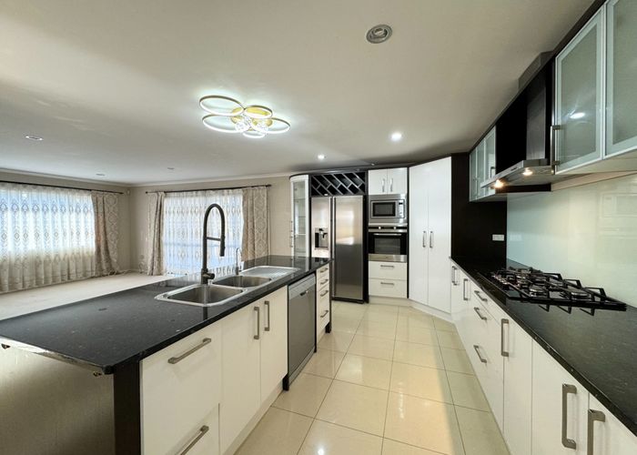  at 21 Chateau Rise, Flat Bush, Auckland