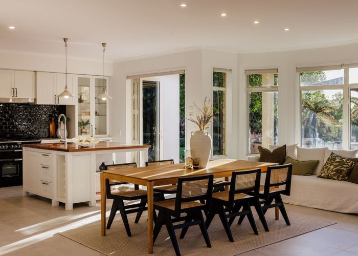  at 5 Ashmore Court, Huntington, Hamilton