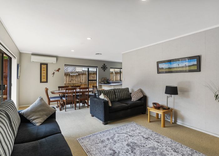  at 1/13 McInnes Road, Weymouth, Auckland