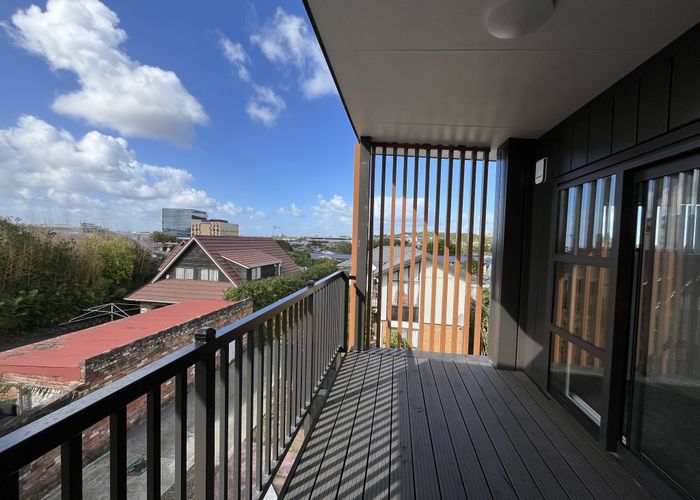  at 8/6 Hamlin Road, Mount Wellington, Auckland City, Auckland