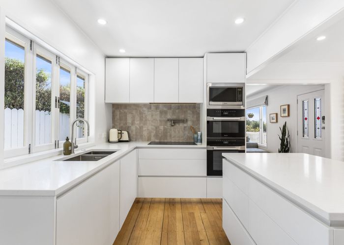  at 1 Felstead Street, Birkenhead, Auckland