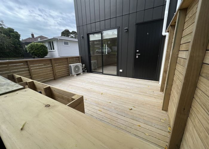  at 3/20 Peach Road, Glenfield, North Shore City, Auckland