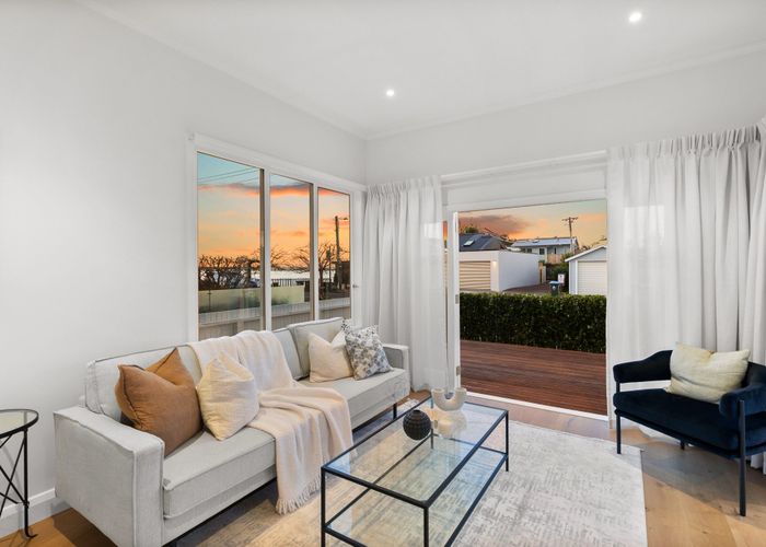  at 10 Joan Street, Point Chevalier, Auckland City, Auckland