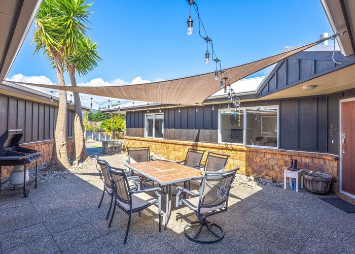  at 17 Ashleigh Way, Waikanae Beach, Waikanae