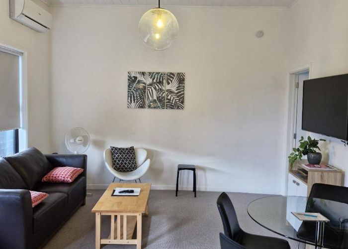  at 2/360 Devon Street East, Strandon, New Plymouth, Taranaki