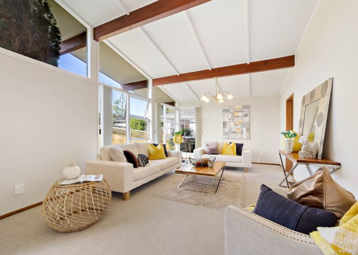  at 11 Mchardy Place, Glenfield, Auckland