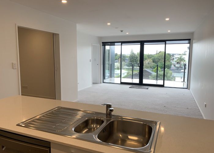  at 92/8 Thompson Park Road, Mount Wellington, Auckland City, Auckland