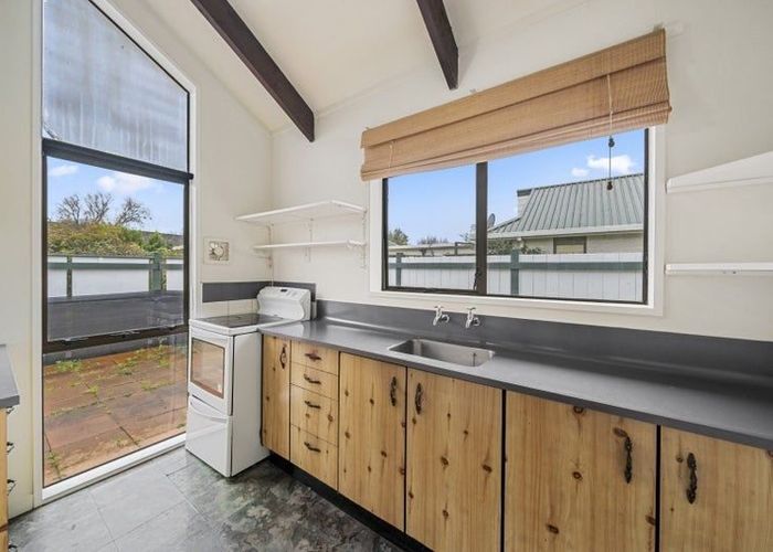  at 4b Nottingham Avenue, Awapuni, Palmerston North, Manawatu / Whanganui