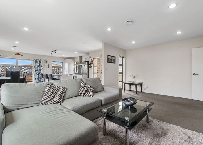  at 32E Robinson Avenue, Holdens Bay, Rotorua, Bay Of Plenty