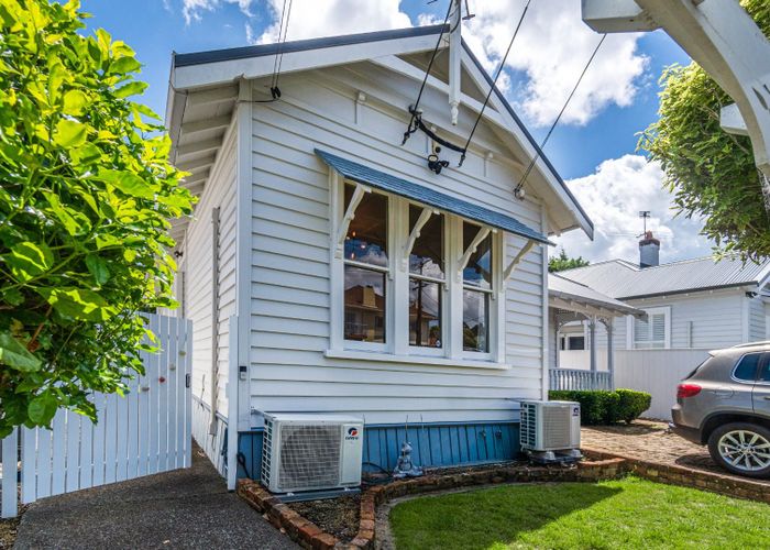  at 10 Edenvale Crescent, Mount Eden, Auckland