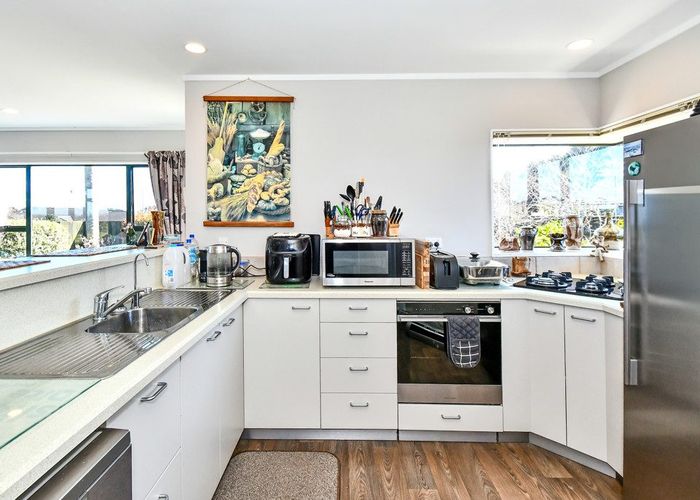  at 6 Martingale Drive, Kingseat, Franklin, Auckland