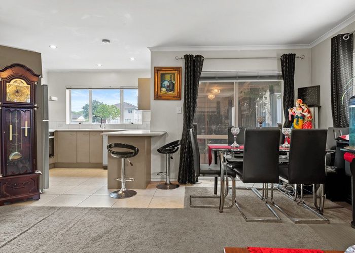  at 327 Chapel Road, Flat Bush, Manukau City, Auckland