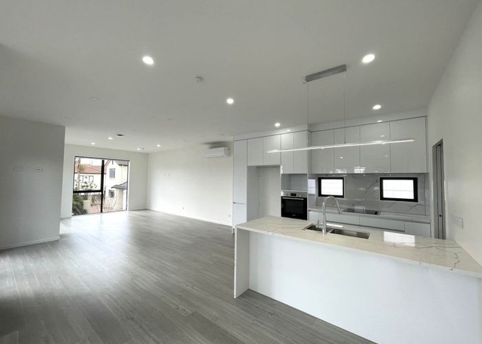  at 255 Hill Road, The Gardens, Manukau City, Auckland