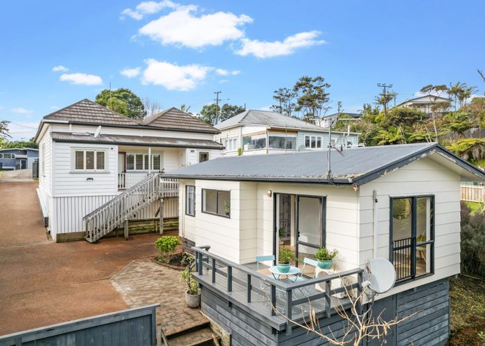  at 4 Blacks Road, Greenhithe, Auckland