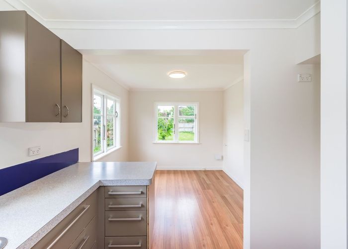  at 4 Eatwell Avenue, Paraparaumu Beach, Paraparaumu