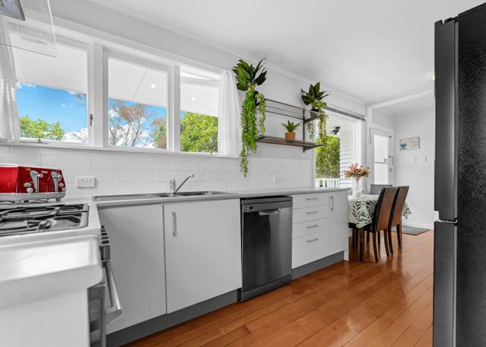  at 1/962 East Coast Road, Torbay, North Shore City, Auckland
