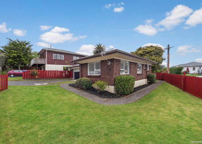  at 1/10 Warren Avenue, Three Kings, Auckland