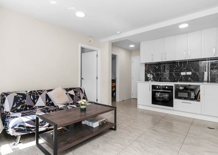  at 2/16 Fairway Drive, Mount Roskill, Auckland City, Auckland