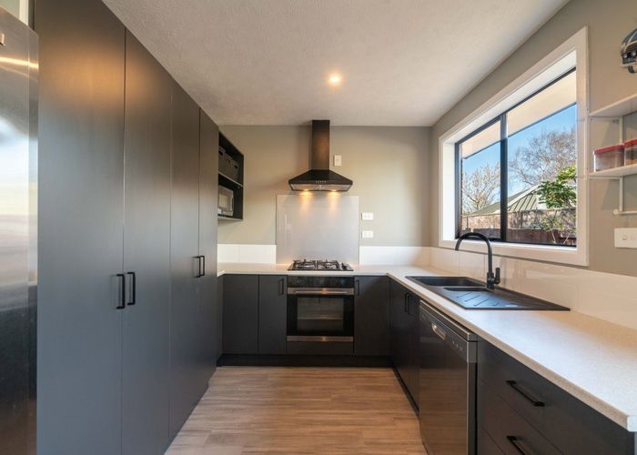  at 2/126B Inwoods Close, Parklands, Christchurch