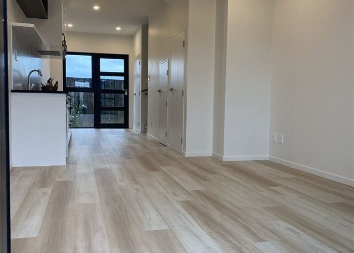  at 10/148 Lincoln Road, Henderson, Waitakere City, Auckland