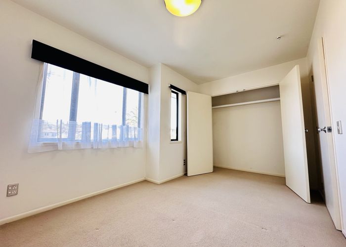  at 2 Armoy Drive, East Tamaki, Manukau City, Auckland