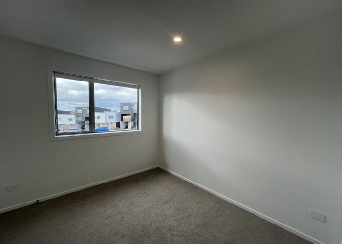  at 4 Ngae Place, Mangere East, Auckland