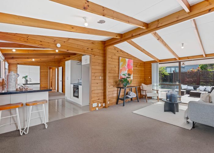  at 5 Elizabeth Drive, West Harbour, Waitakere City, Auckland