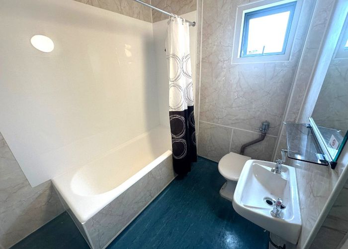  at 124 Willis Street - Single with Adjoining Bathroom, Wellington Central, Wellington, Wellington