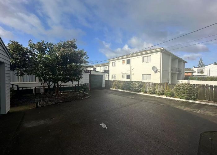  at 1/17 Queen Mary Avenue, New Lynn, Waitakere City, Auckland