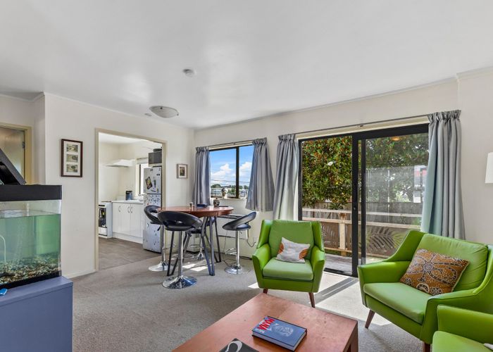  at 1/13 Paton Avenue, Te Atatu South, Waitakere City, Auckland