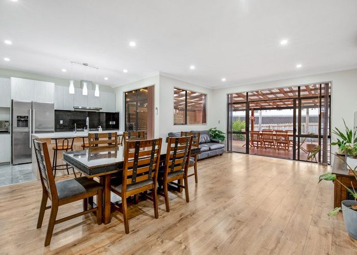  at 21 Mahoney Drive, Albany, Auckland