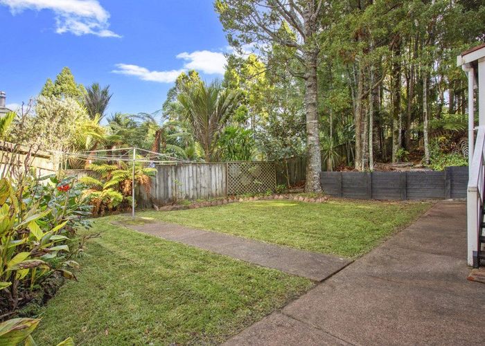  at 84A Woodlands Park Road, Titirangi, Waitakere City, Auckland