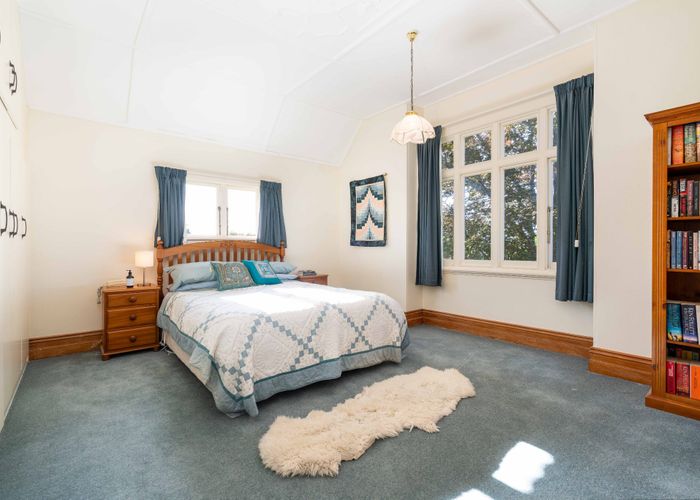  at 18 Hobson Street, Saint Clair, Dunedin