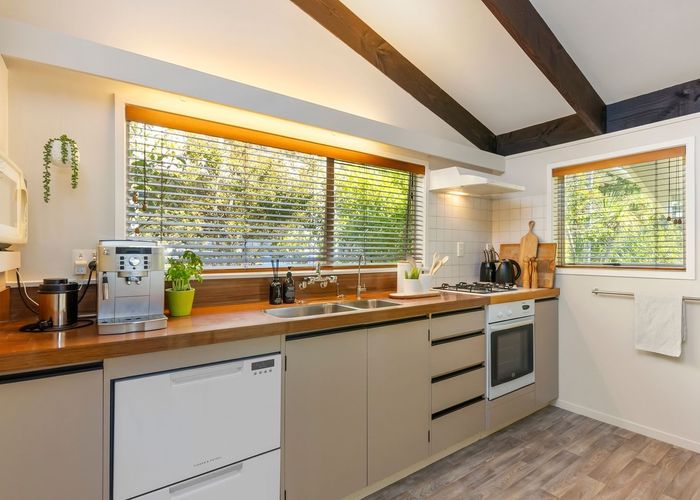  at 40 Saddleback Rise, Murrays Bay, North Shore City, Auckland