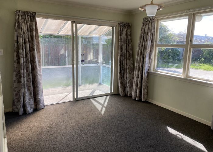  at 6 Rosedale Place, Avonhead, Christchurch City, Canterbury