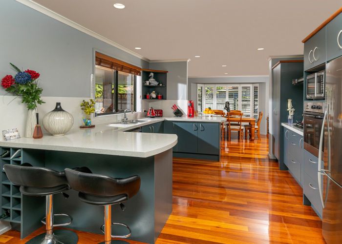  at 18 Oakway Drive, Schnapper Rock, Auckland