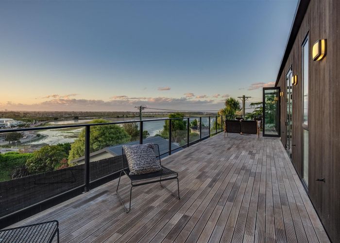  at 1/73 Te Awakura Terrace, Mount Pleasant, Christchurch