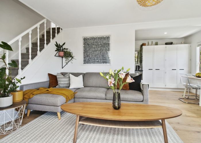  at 2/208 Rangatira Road, Beach Haven, Auckland
