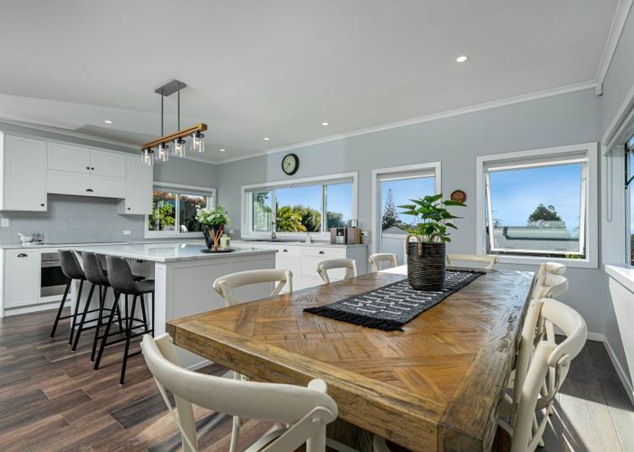  at 9 Asbury Crescent, Campbells Bay, Auckland