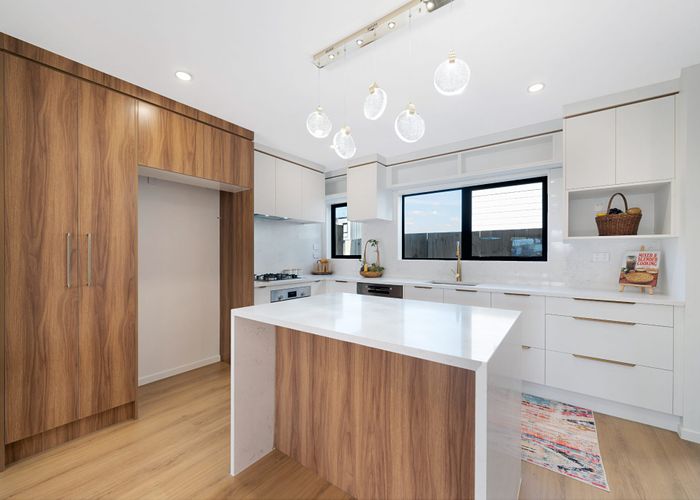  at 32 Tapuwae Way, Mangere Bridge, Manukau City, Auckland