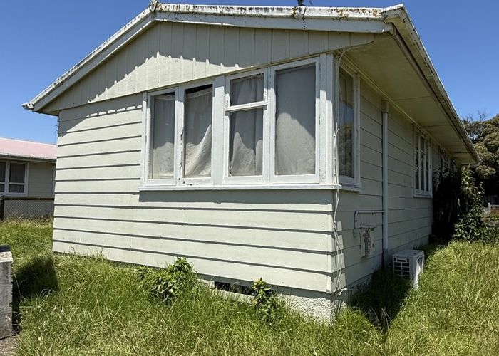 at Mangere East, Manukau City, Auckland