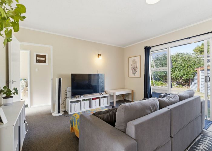  at 2/15 Phoenix Place, Papatoetoe, Manukau City, Auckland